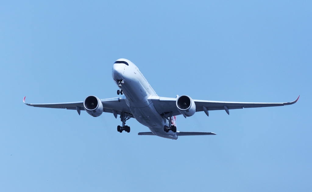 交通手段としての飛行機のイメージ