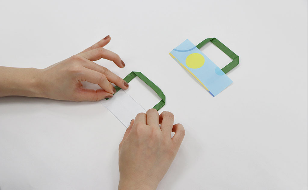 ミニ紙袋の持ち手を貼る｜紙袋リメイク