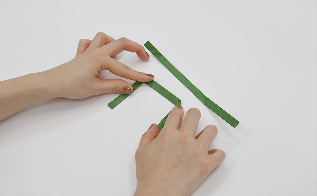 紙袋の持ち手を折る｜紙袋リメイク