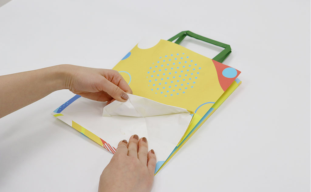 紙袋を剥がす｜紙袋リメイク