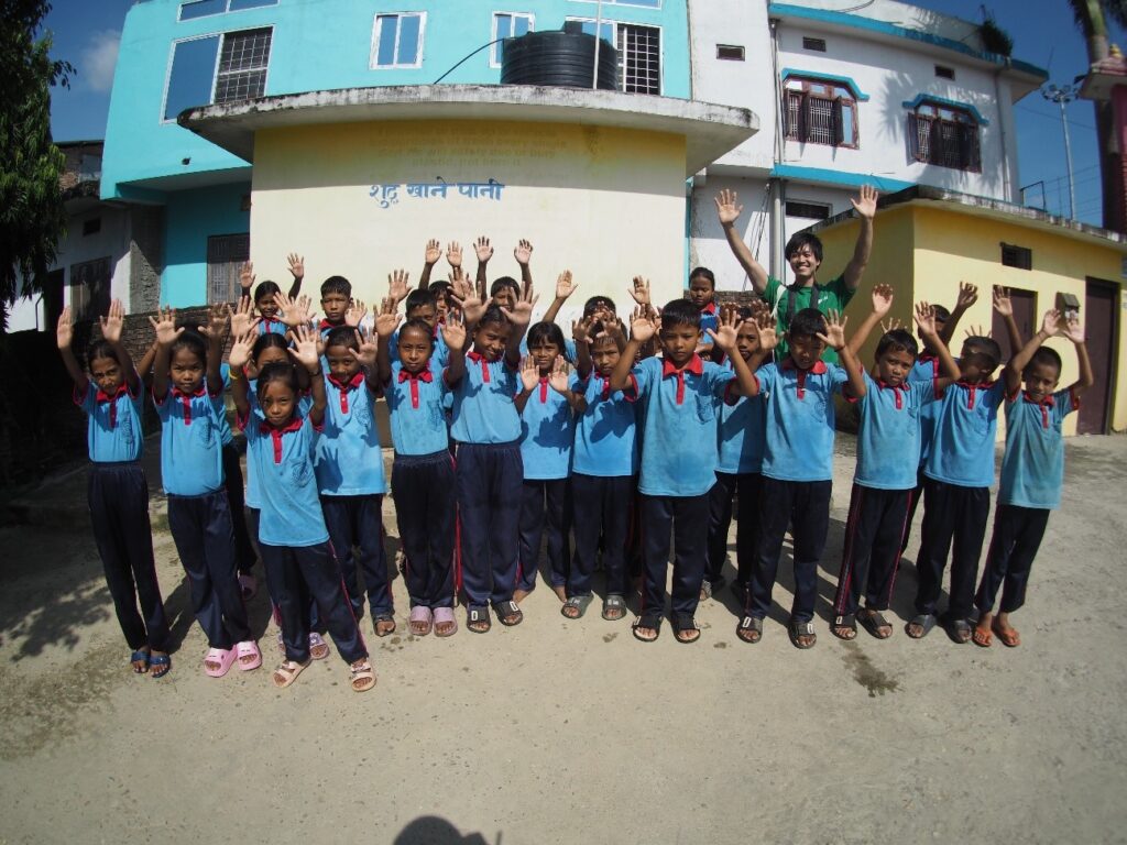 TOTO株式会社より400万円の助成｜TOTO水環境基金を通したネパールの水衛生環境への貢献