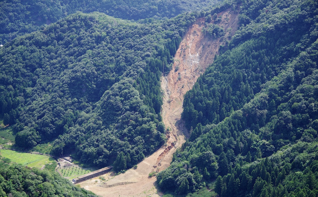 土砂崩れ