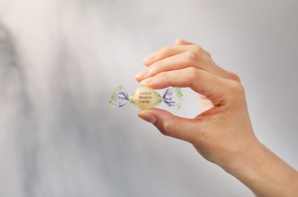 【業界初※】ひとつぶの飴から脱炭素を。カーボンニュートラルキャンディー、ノベルティ向けサービスを開始いたします。