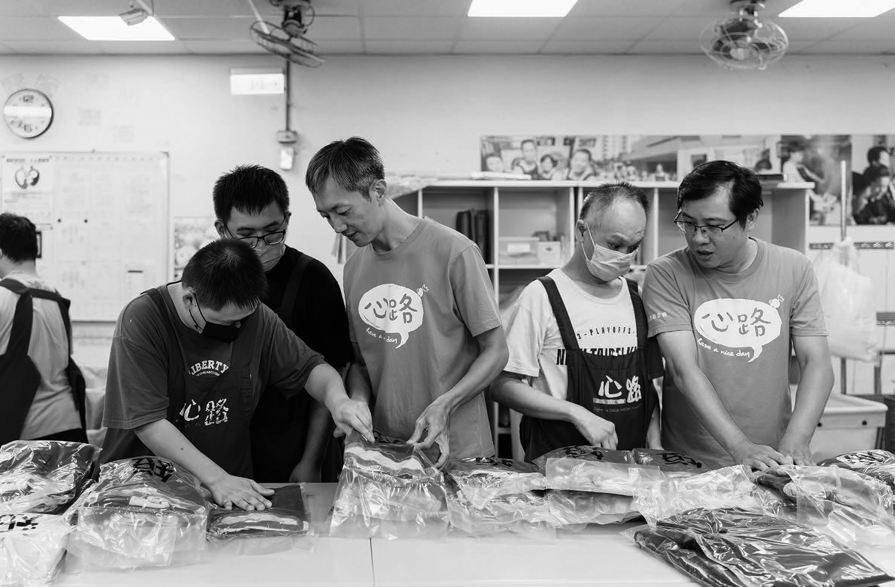 慈佑シェルター工場は台湾最大の公益洗濯工場で、近年はネットゼロ転換にも取り組み、環境課題とサービスをつなげながら、その影響力を広げている。