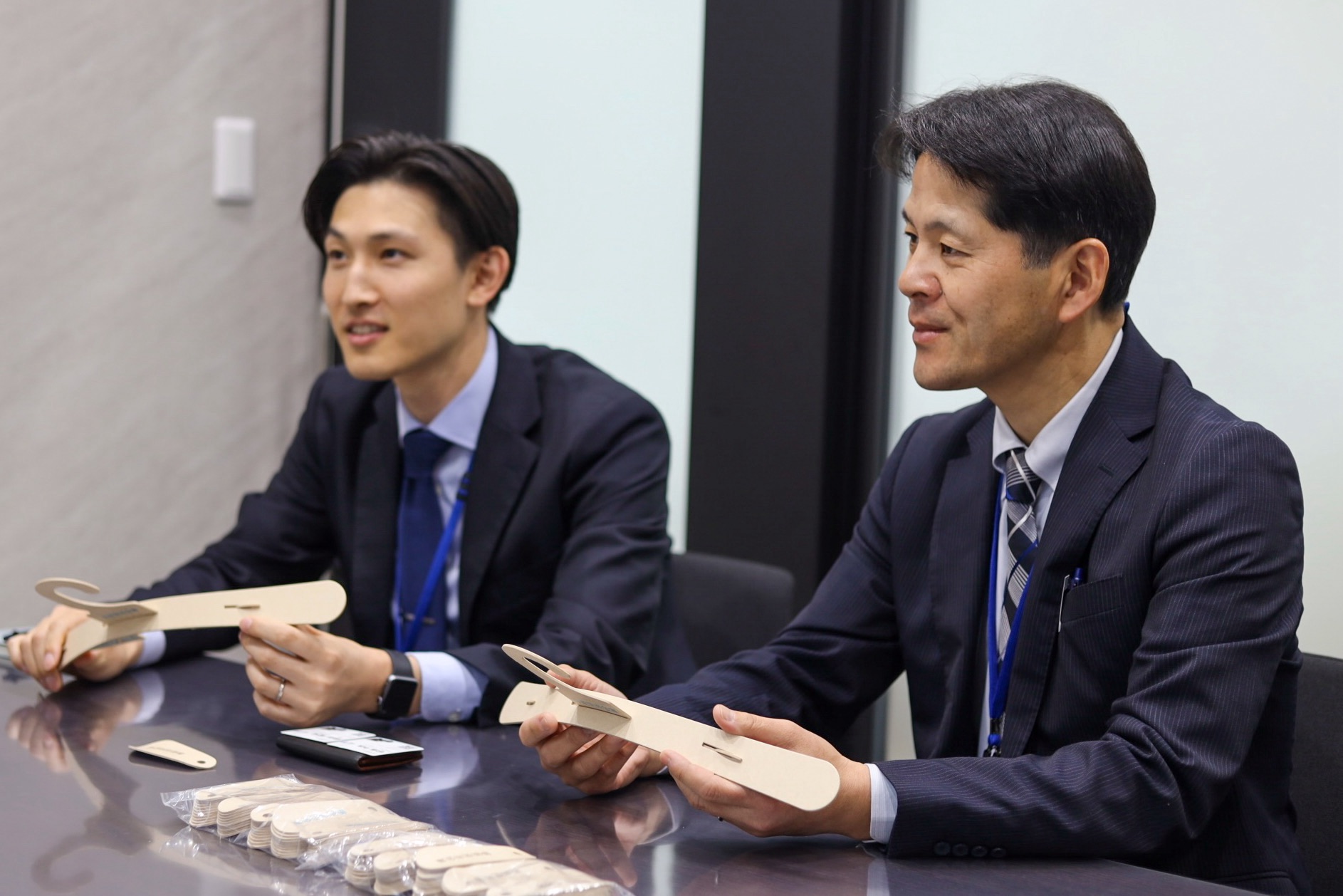 (写真右より)支店長 本村様/主任 増子様