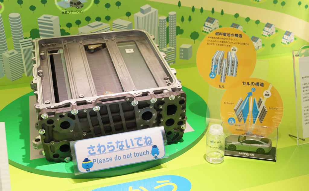 燃料電池車「MIRAI」に搭載されているFCスタック（燃料電池）