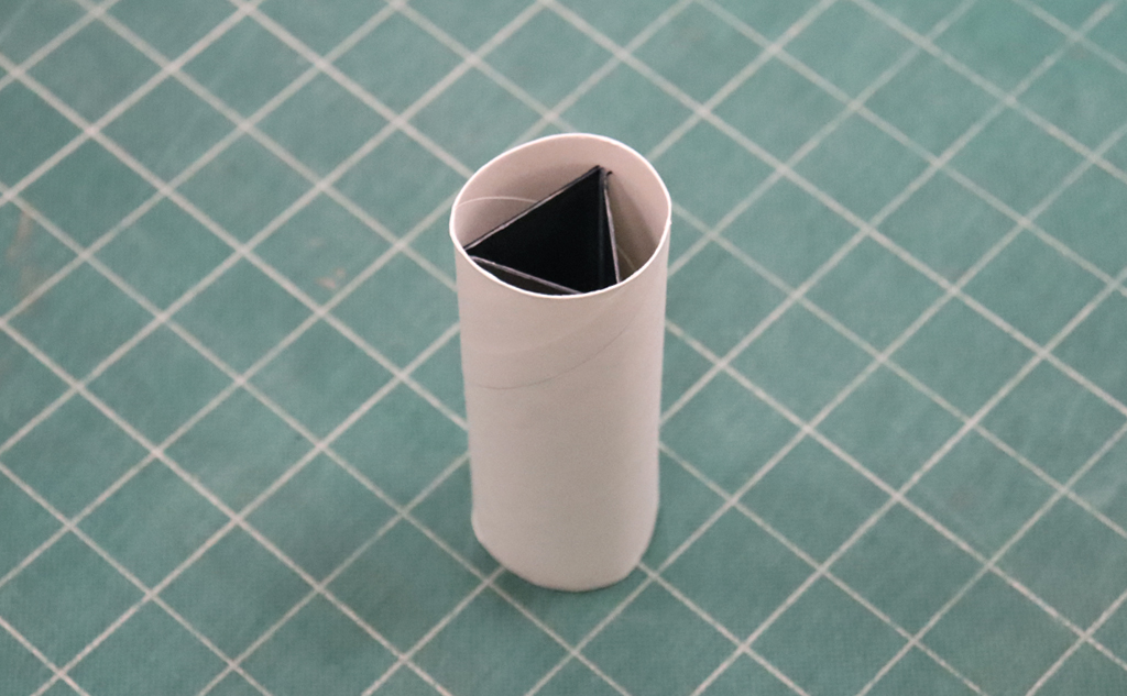 片側だけに隙間を作る
